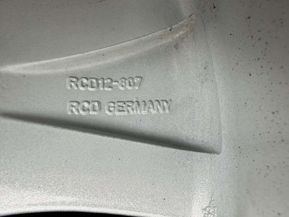 S 221 2008г Оригинални  235/55/17 - 300€