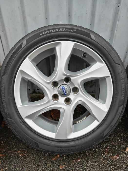 Vand 4 jante Volvo  R17 OEM (Originale)