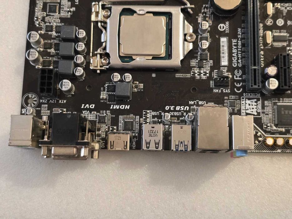 Placa de baza GIGABYTE GA-H110M-S2H + procesor I3 7100