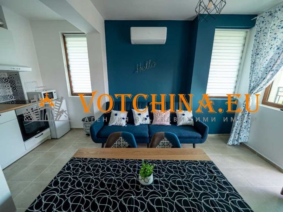 Просторна триетажна къща в град Свети Влас, м-т Инцараки.