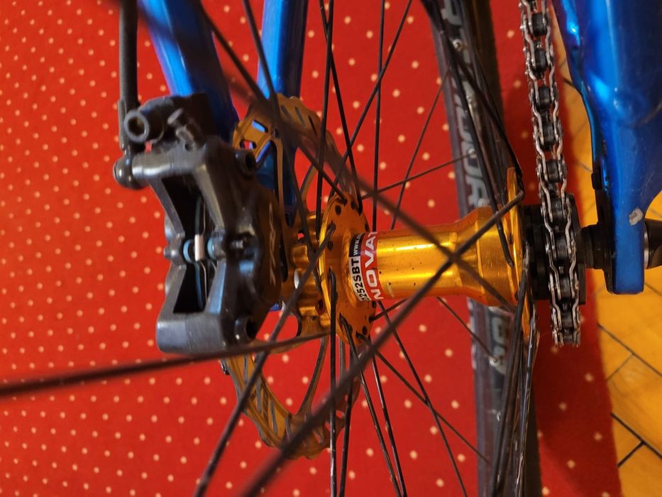 Dirt jumper Canyon stitched