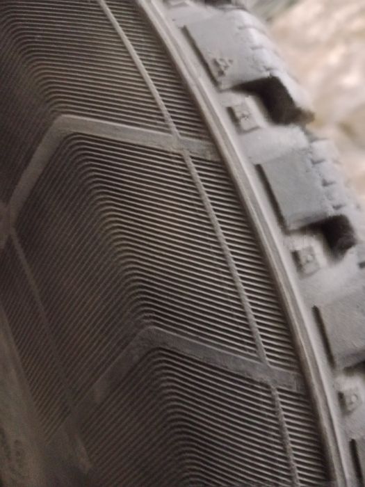 Шина зимняя на 16