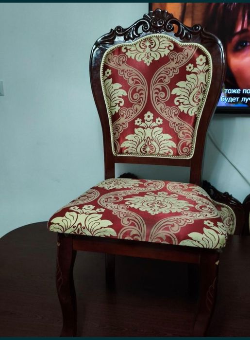 Продам стол сол стульями в идеальном состоянии