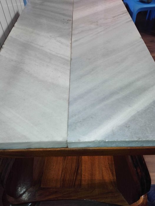 Холна маса с мраморен плот