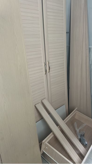 Продается шкаф,комод, кровать