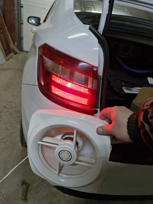 Вытяжной вентилятор 200мм диаметр