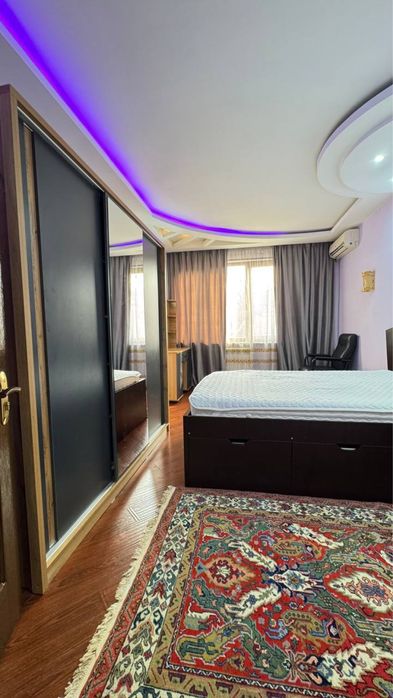 Срочно сдается в аренду 2 ком 3 этаж ор.р тарговый центр