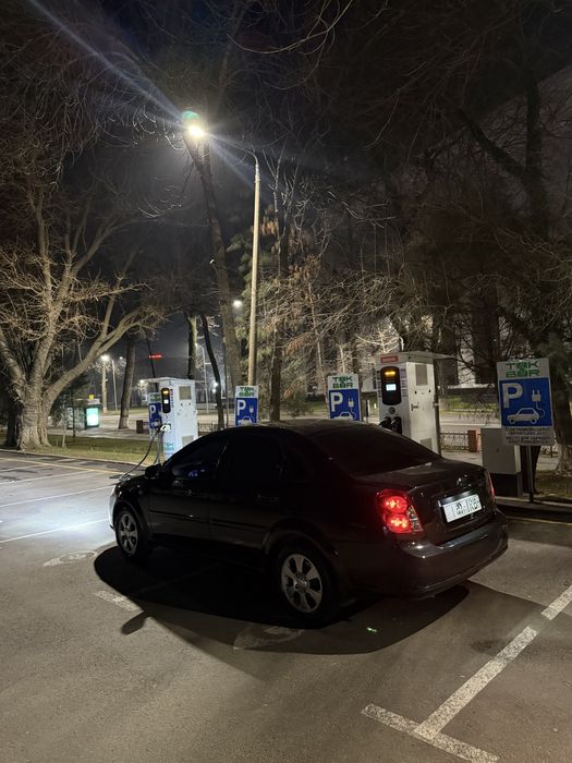 Qora Jentra Avtomat Polniy Navarot Tayyor Moshina Arendagayam Beriladi