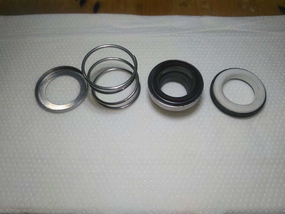 Механично уплътнение и пластмаси за wilo