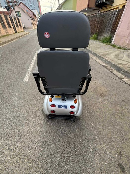 vand scuter electric pt persoane in varsta sau cu dezabilitati