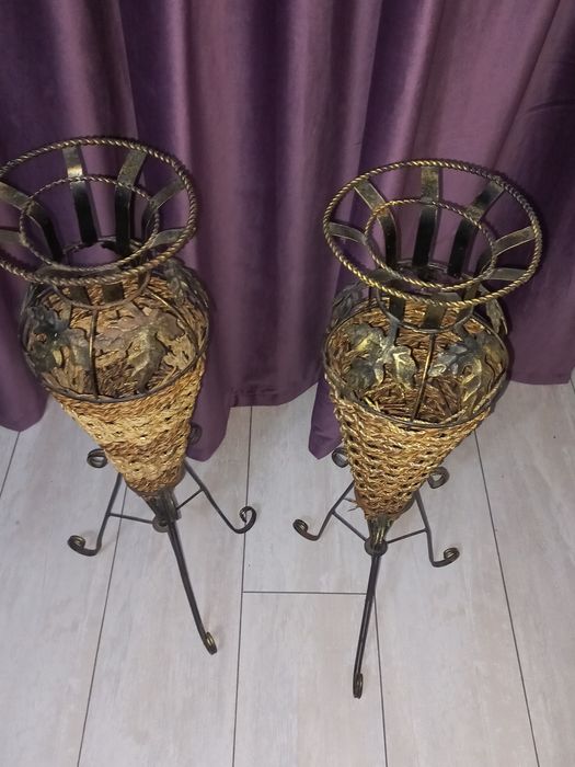 Вазоны для интерьера кованные