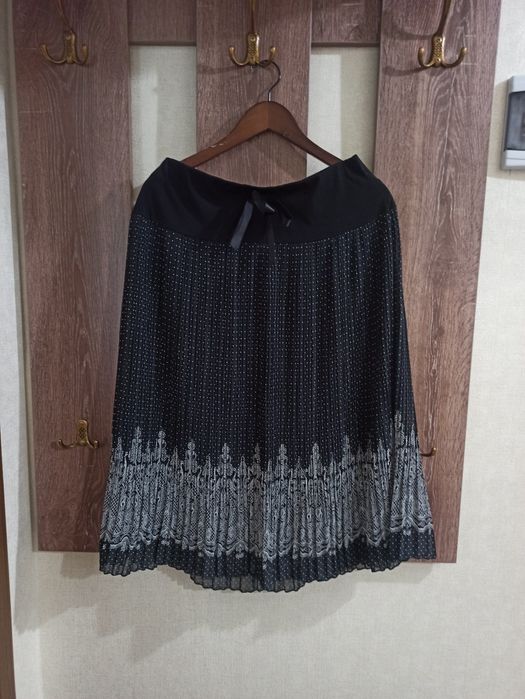 Продам б/у платья 46-52 размеры по