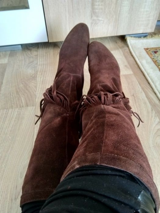Замшевые демисезонные сапоги