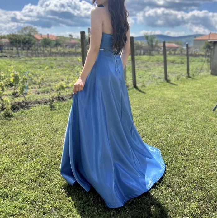 Официална рокля.Носена САМО ВЕДНЪЖ- в отлично състояние!