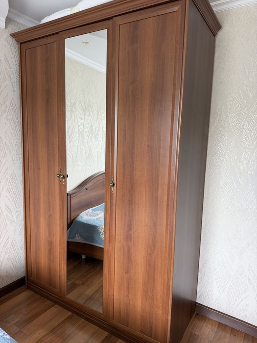 Продам спальный гарнитур