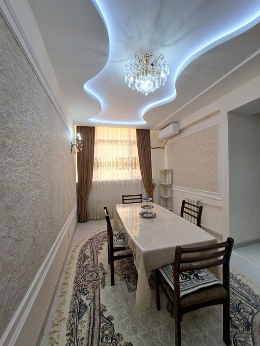 Срочно сдаётся евро ремонт квартира не дорого  в центре городо !!!