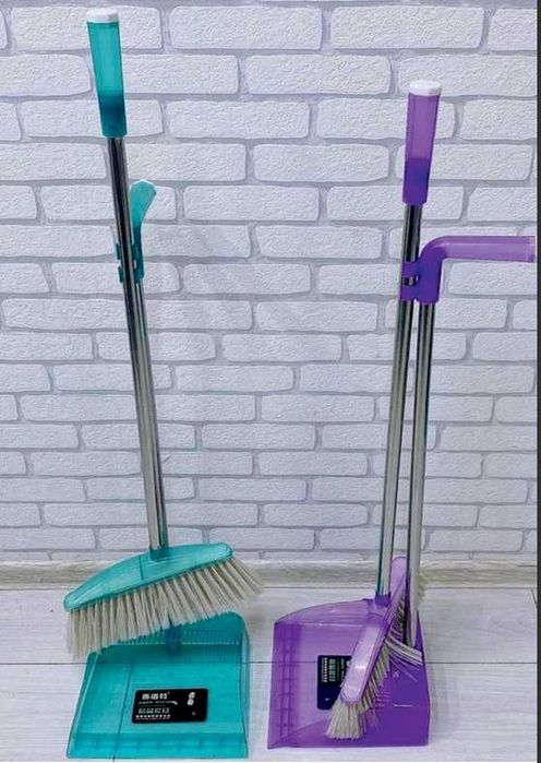 Комплект для уборки 2 в 1: веник и совок.