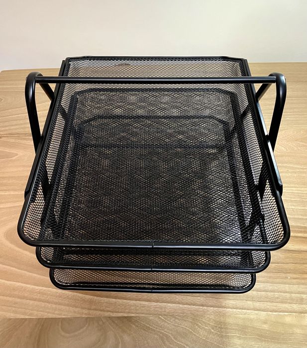 Лоток офисный для бумаг / Qog'ozlar uchun 3 qavatli ofis tepsisi.