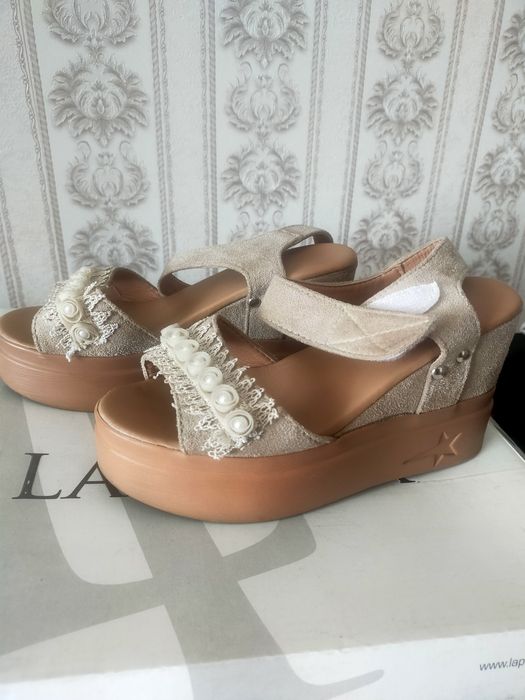 Продам летнюю обувь