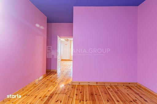 Vila in Poiana Brasov cu teren generos 1600mp, 2 corpuri de casa