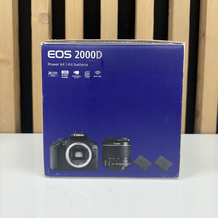 Camera Canon EOS 2000D