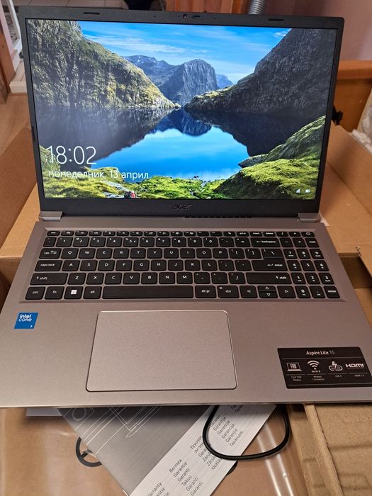 Чисто нов лаптоп