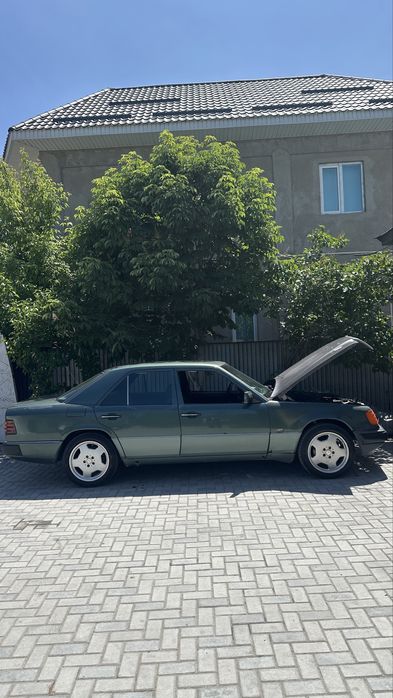 Мерседес 124 2,3 обьем