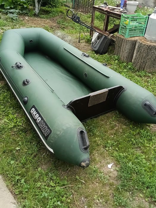 Продам лодку Аква 2.90м