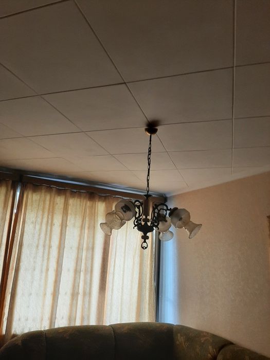 СРОЧНО  продам люстру б/у в отличном состоянии торг
