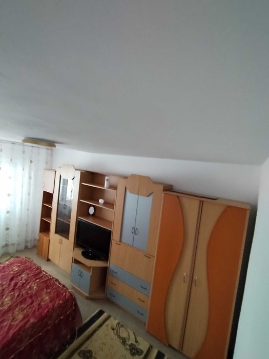 Garsoniera de închiriat