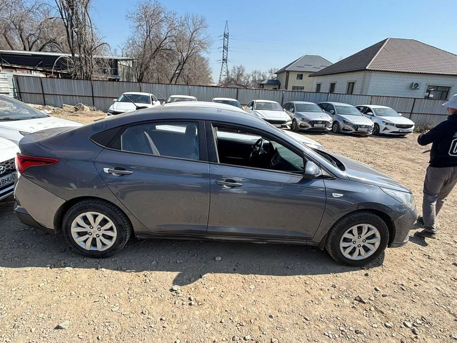 Ищете автомобиль для работы в такси?