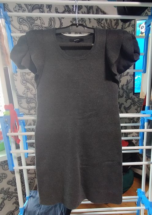 Продам женские платья.