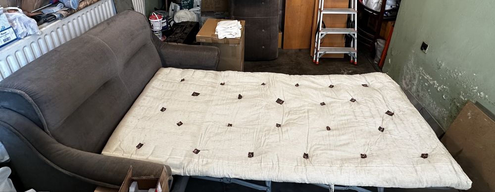 Разтегаем диван с елегантна сива тапицерия