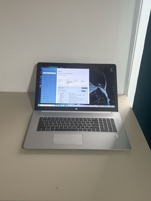 Hp 17,3” • i5 generația 10• 16gb ram• 256 ssd• bateria 5 ore•