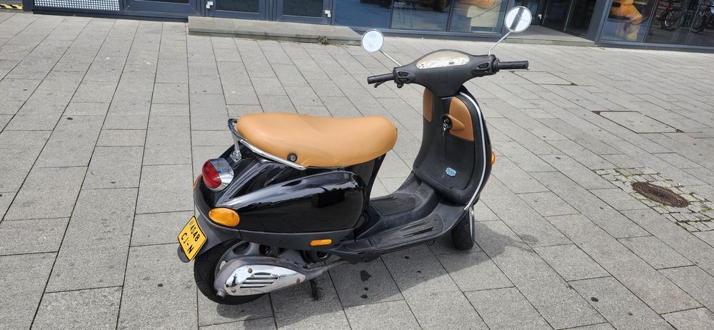 Vespa ET 4 pentru pasionați