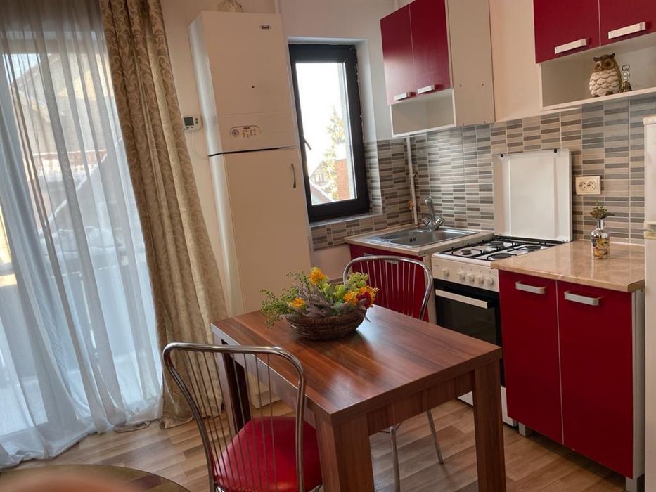 Inchiriez apartament doua camere