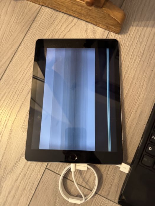 Ipad ecran spart A1893 cu placa buna