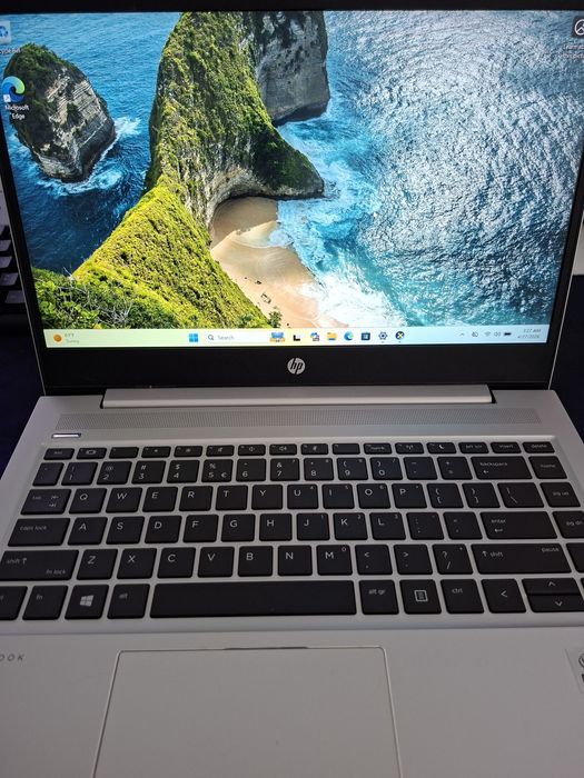 Laptop HP G7 440 Probook CPU i7 10510U  32 gb Ram  SSD 512 gb