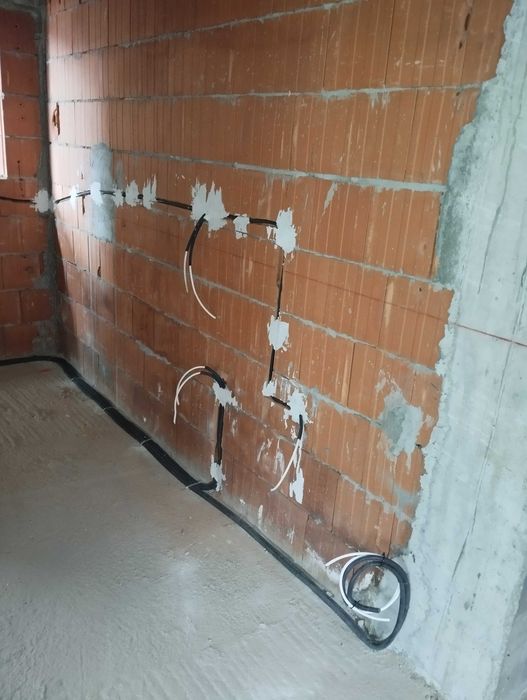Electrician calificat