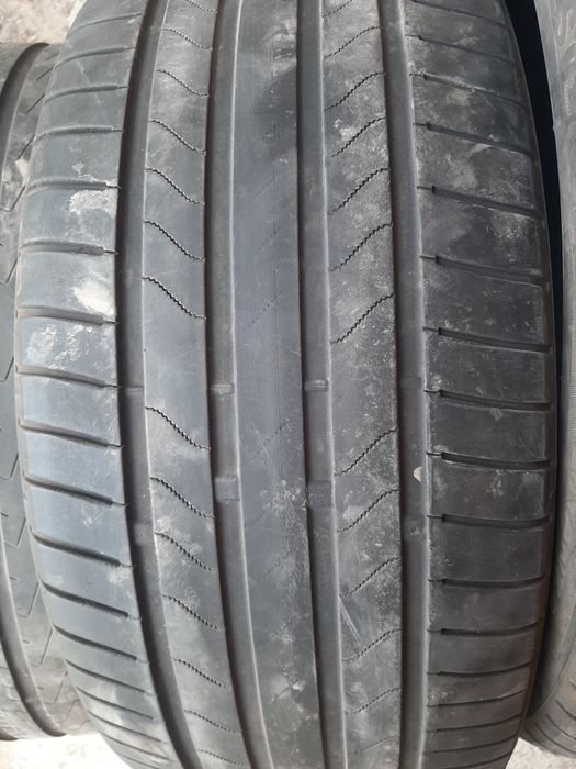 Продам шины 235/45/18