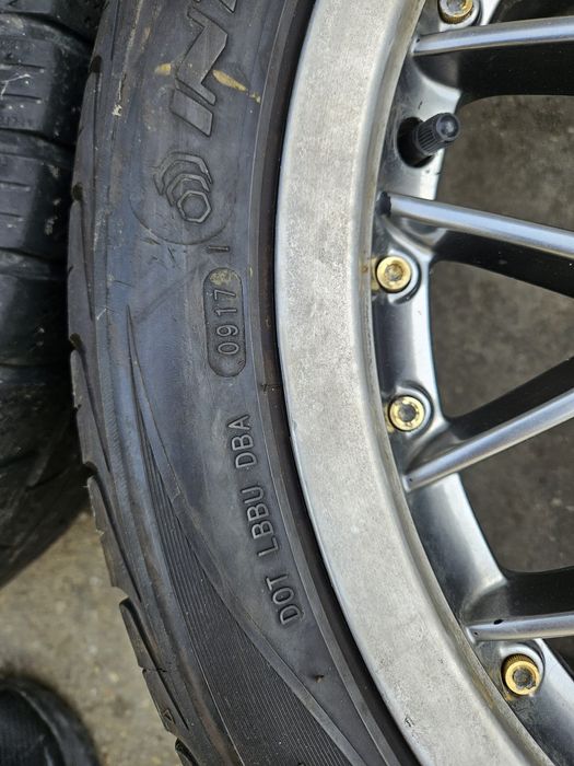 Jeante cu cauciucuri