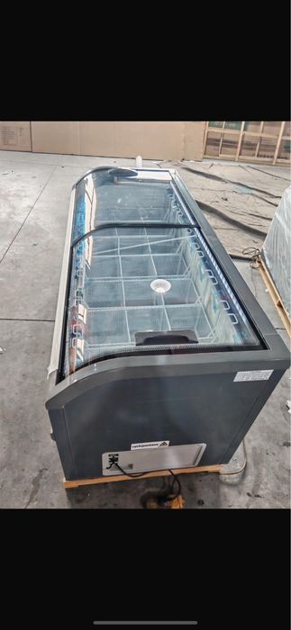 Морозильники витринные со склада