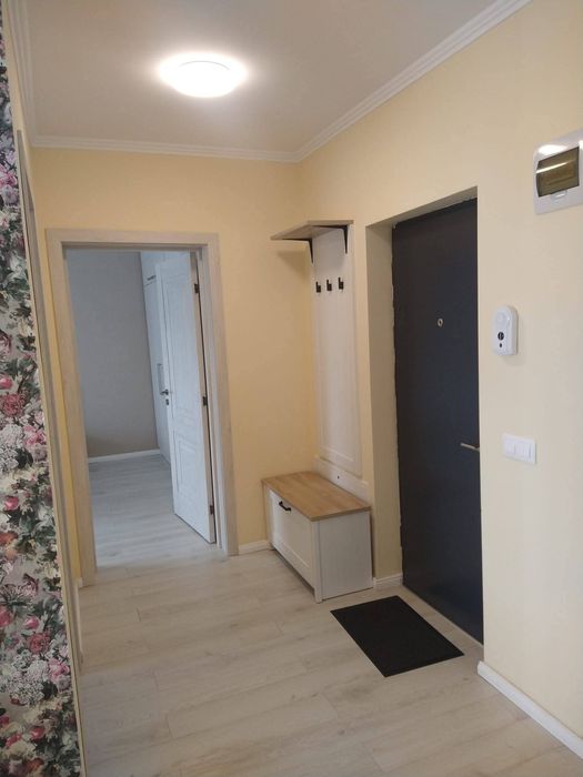 Închiriez apartament 2 camere Floresti