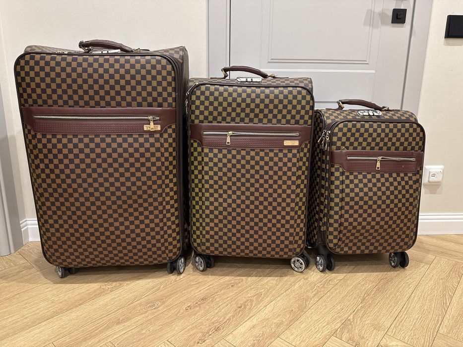 Чемоданы комплект