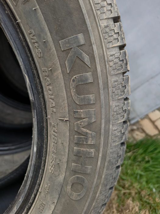 Продам всесезонные шины 235/55/18