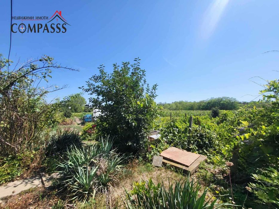 с. Градини, Общ. Ген. Тошево, къща с двор – 47000лева!