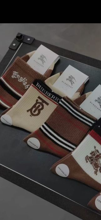 Șosete Burberry, mărimi 35-45, modele 2026