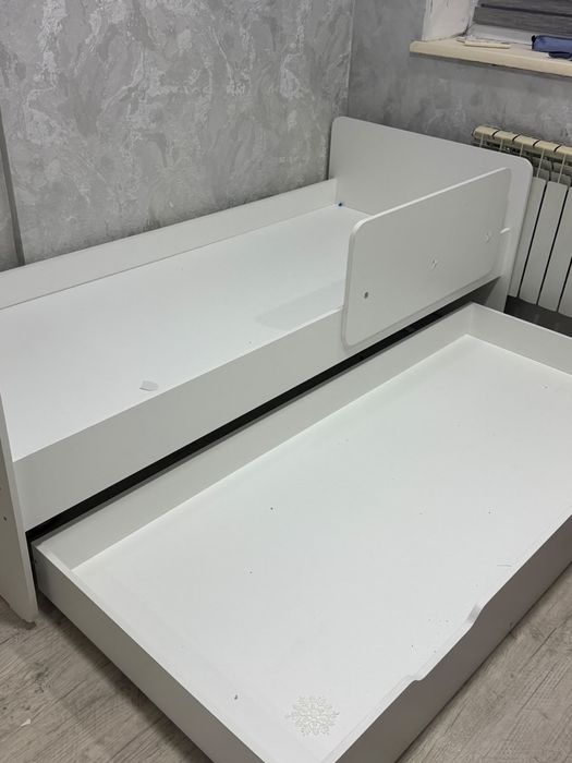 Продам двухъярусную кровать