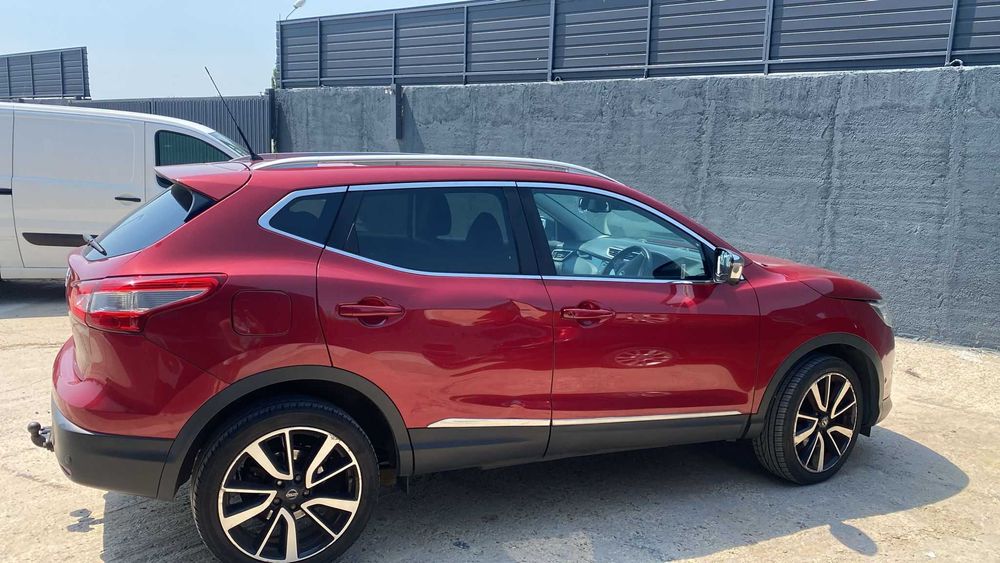 Dezmembram Nissan Qashqai 2015 suv 1.6 4x4