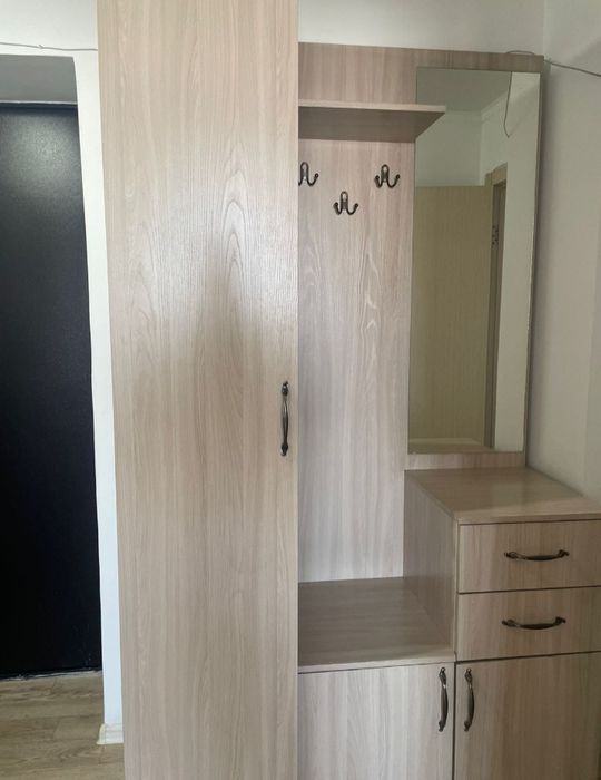 Шкаф в прихожую.